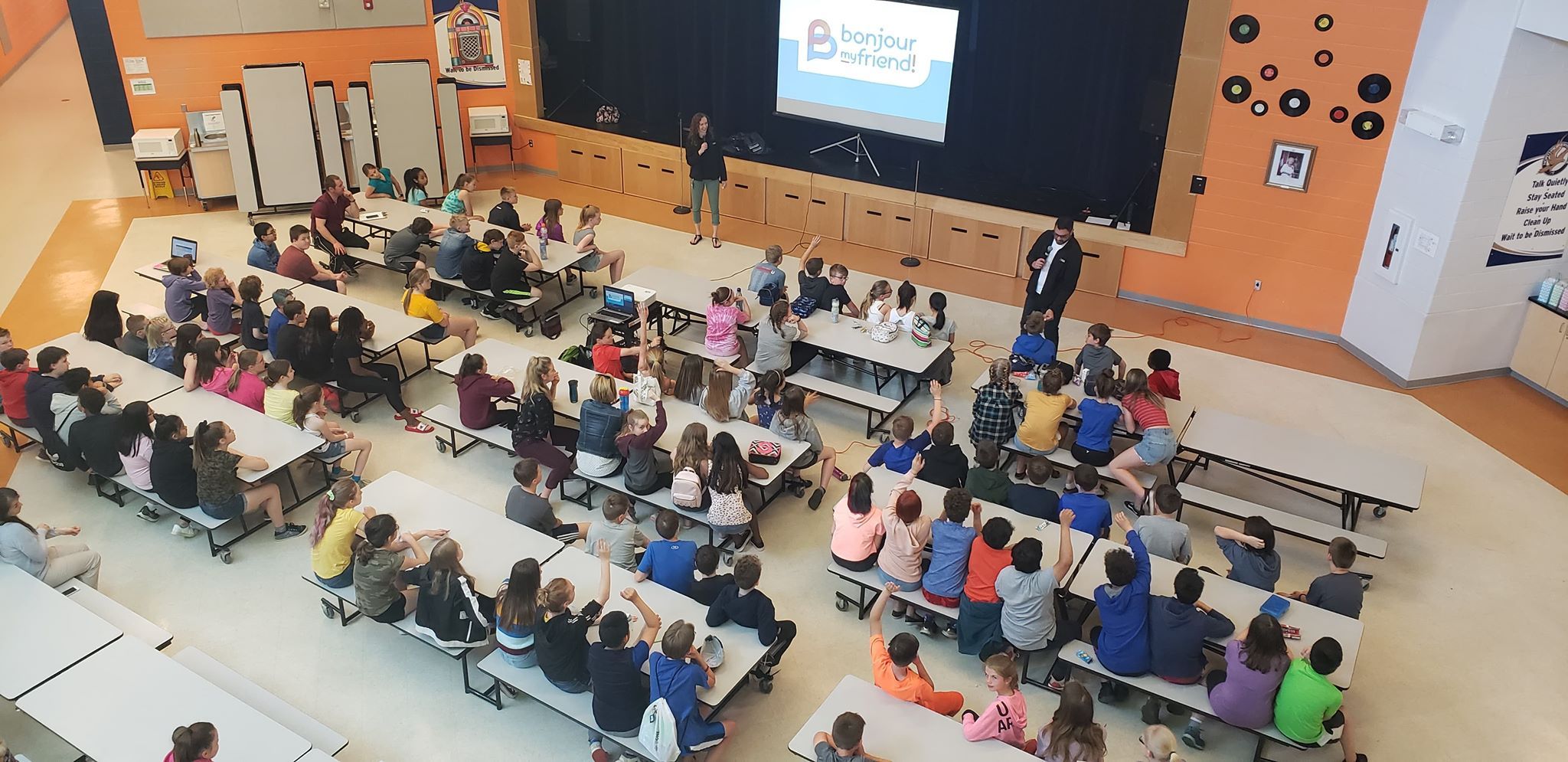 13 juin-l’école Northrop Frye School - bonjour my friend