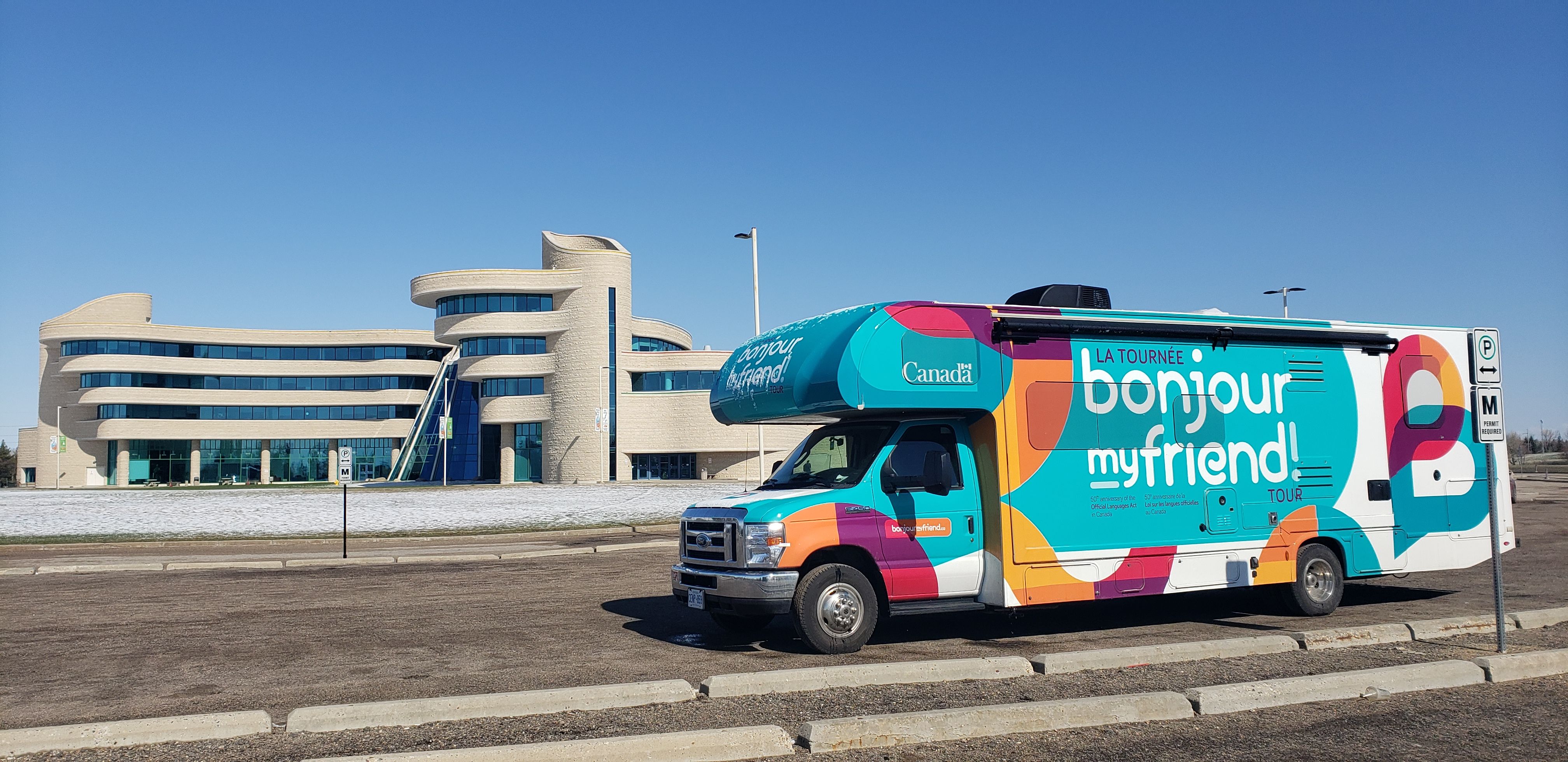 VR in front of the First Nations University of Canada