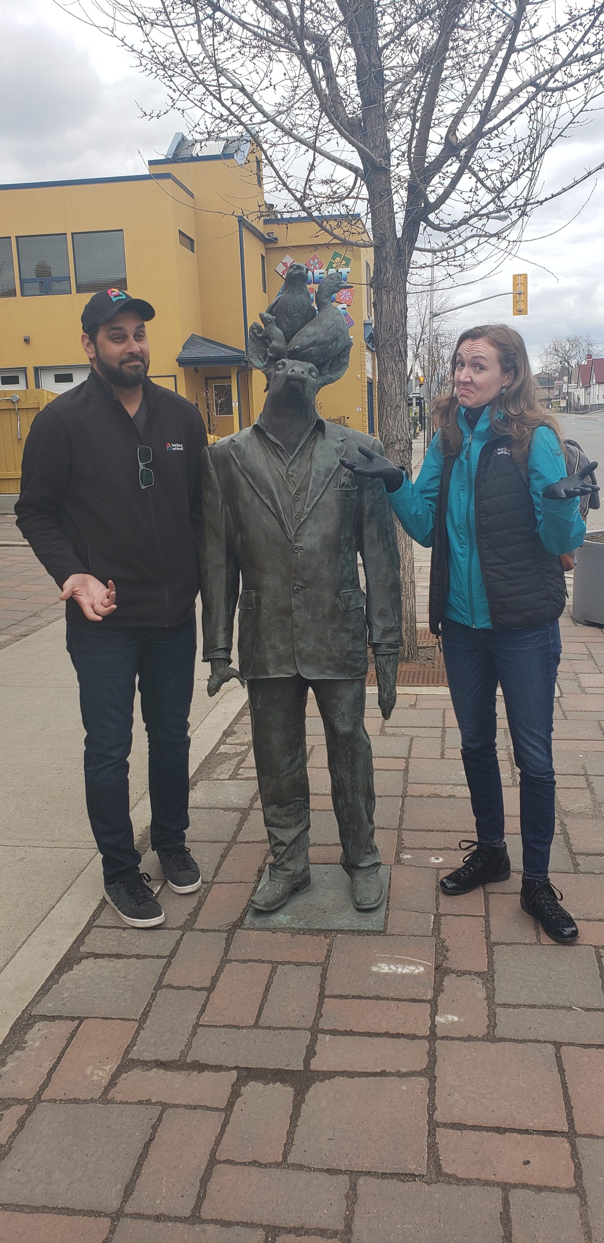 statue-thunderbay - bonjour my friend