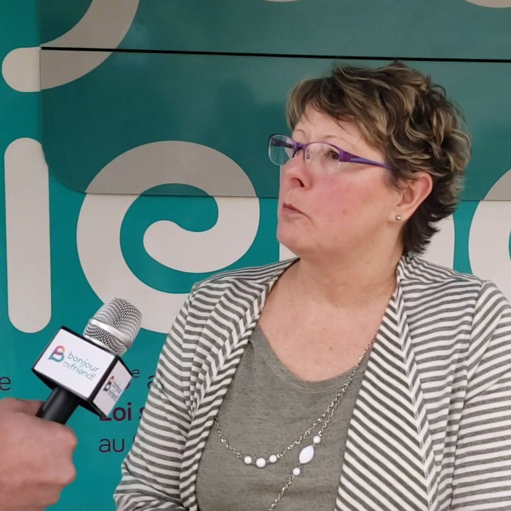 visuel Mona regina-bonjour my friend