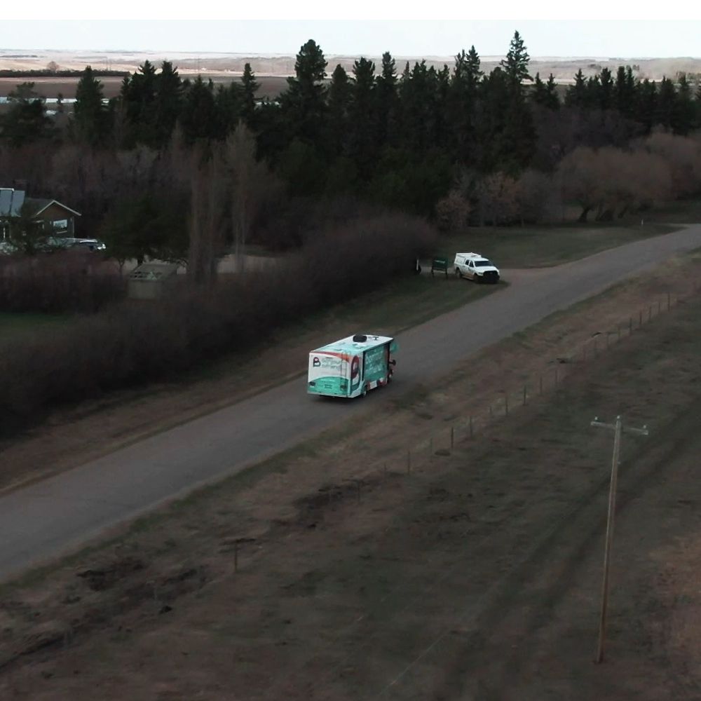 visuel capsule survol bonjour my friend